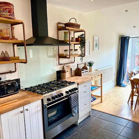 Spacious Victorian Townhouse With Cathedral Views Lincoln Eksteriør billede