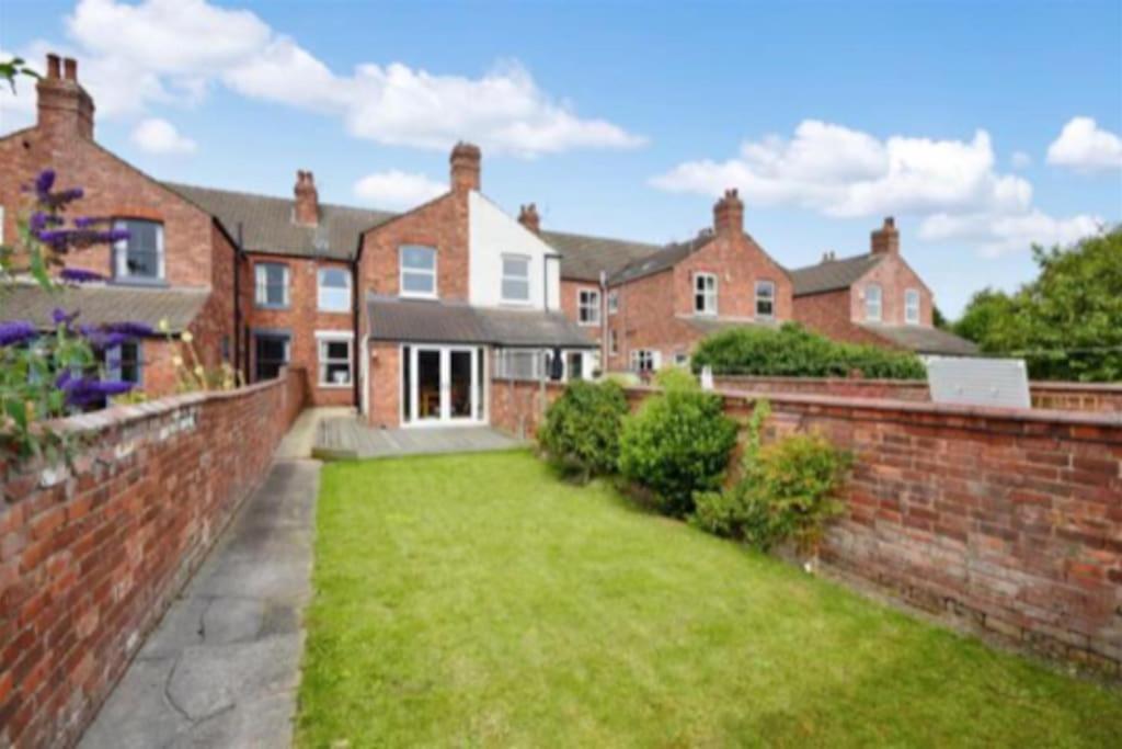 Spacious Victorian Townhouse With Cathedral Views Lincoln Eksteriør billede