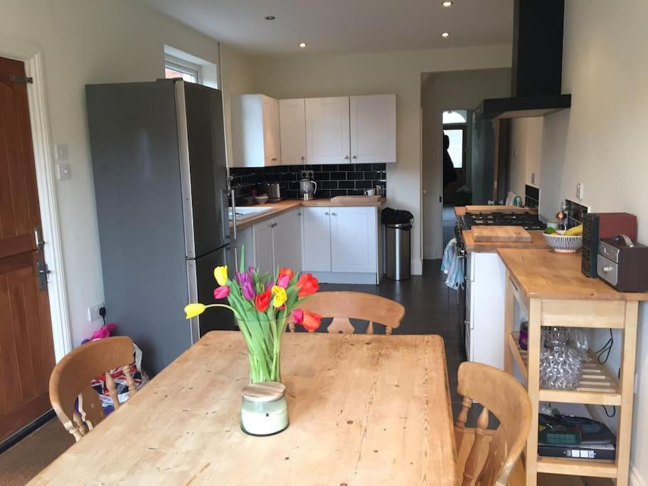 Spacious Victorian Townhouse With Cathedral Views Lincoln Eksteriør billede